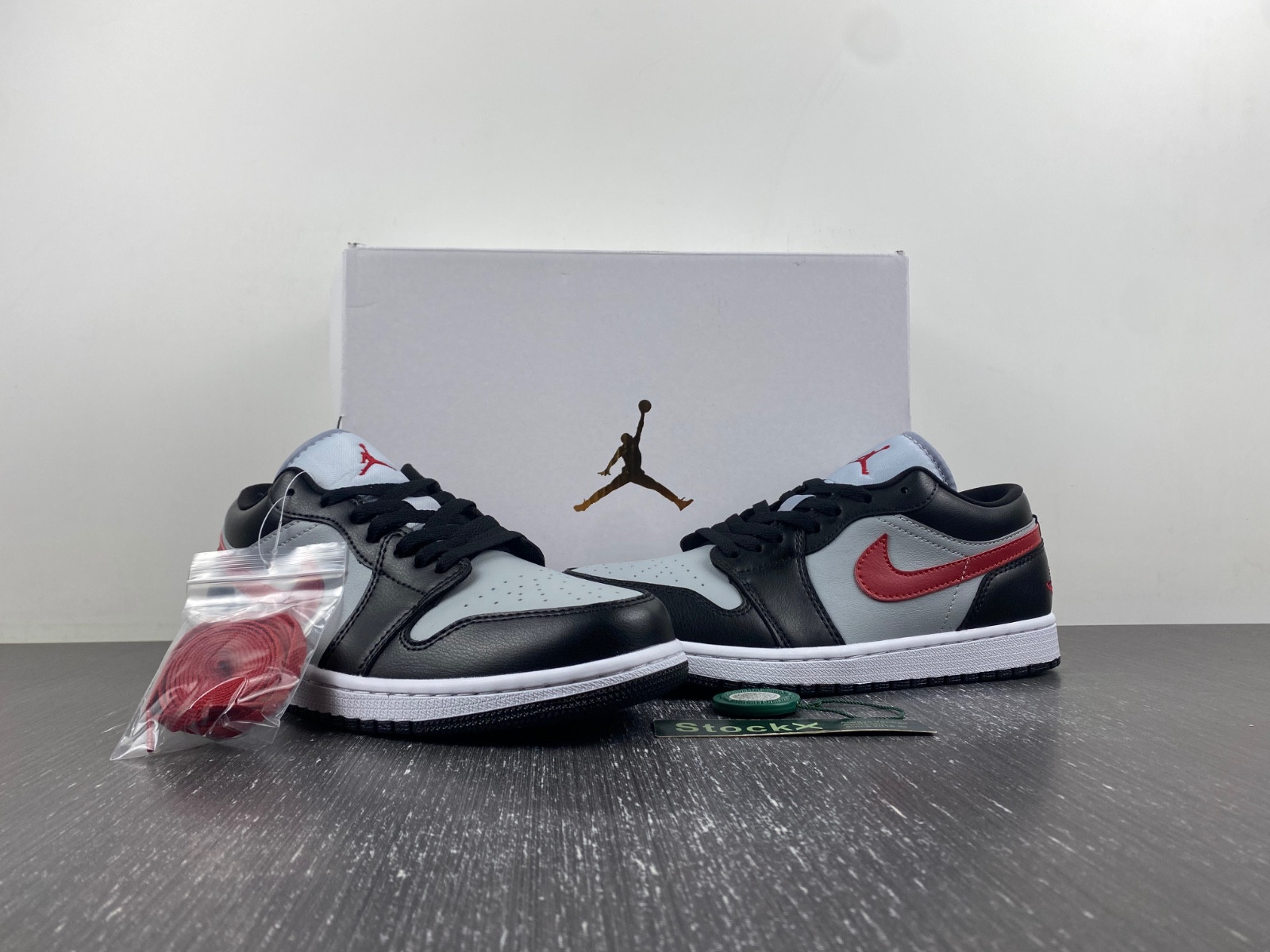 air jordan 1 low "black/grey/red" dc0774-062