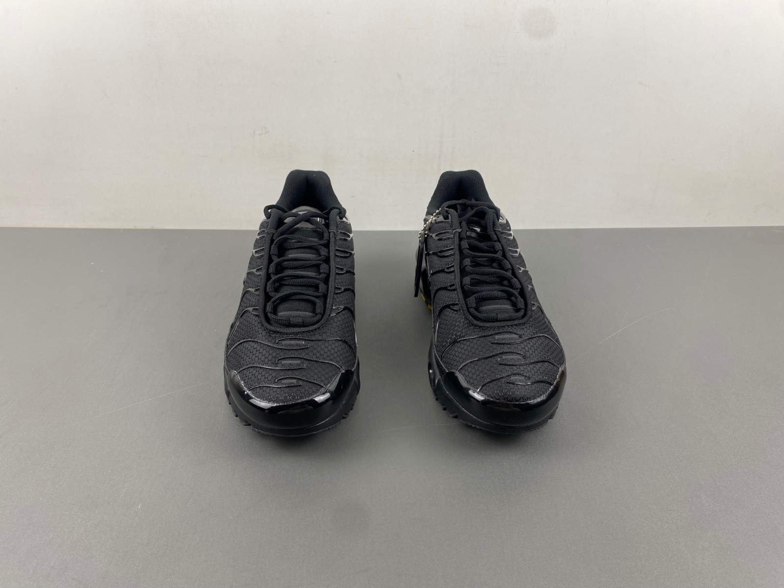 nike air max plus tn triple black 604133-050