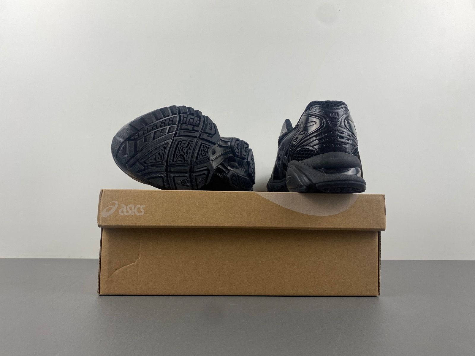 As*ic*s gel kayano 14