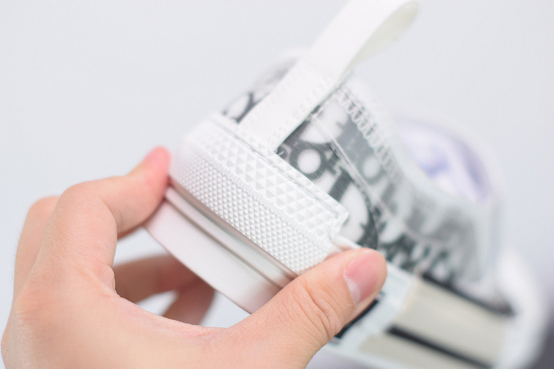 dio* x converse sneaker