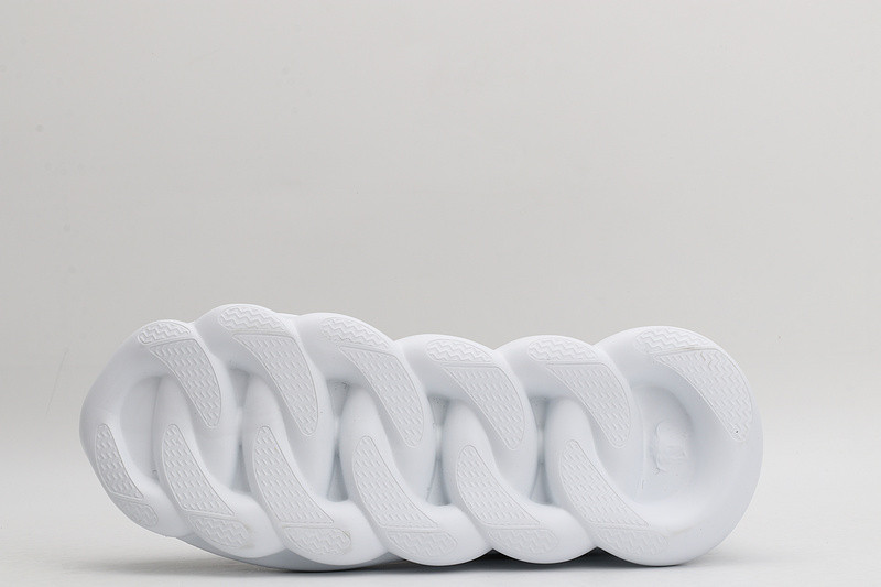 vs chain reaction sneakers