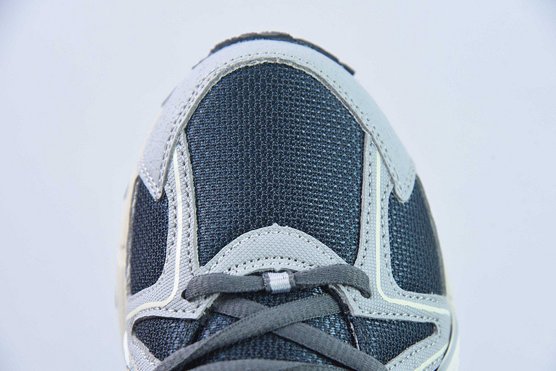 As*ic*s tiger gel-1090