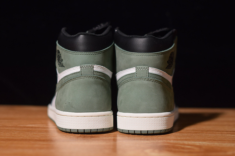 air jordan 1 retro high og "clay green" 555088-135
